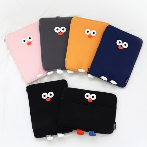 BRUNCH BROTHER: Pompom iPad Pouch for 11